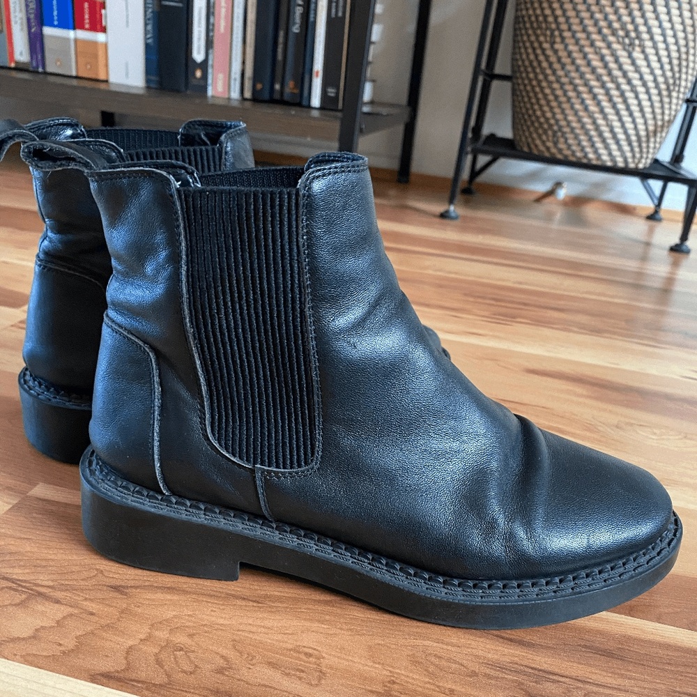 Black chelsea boots